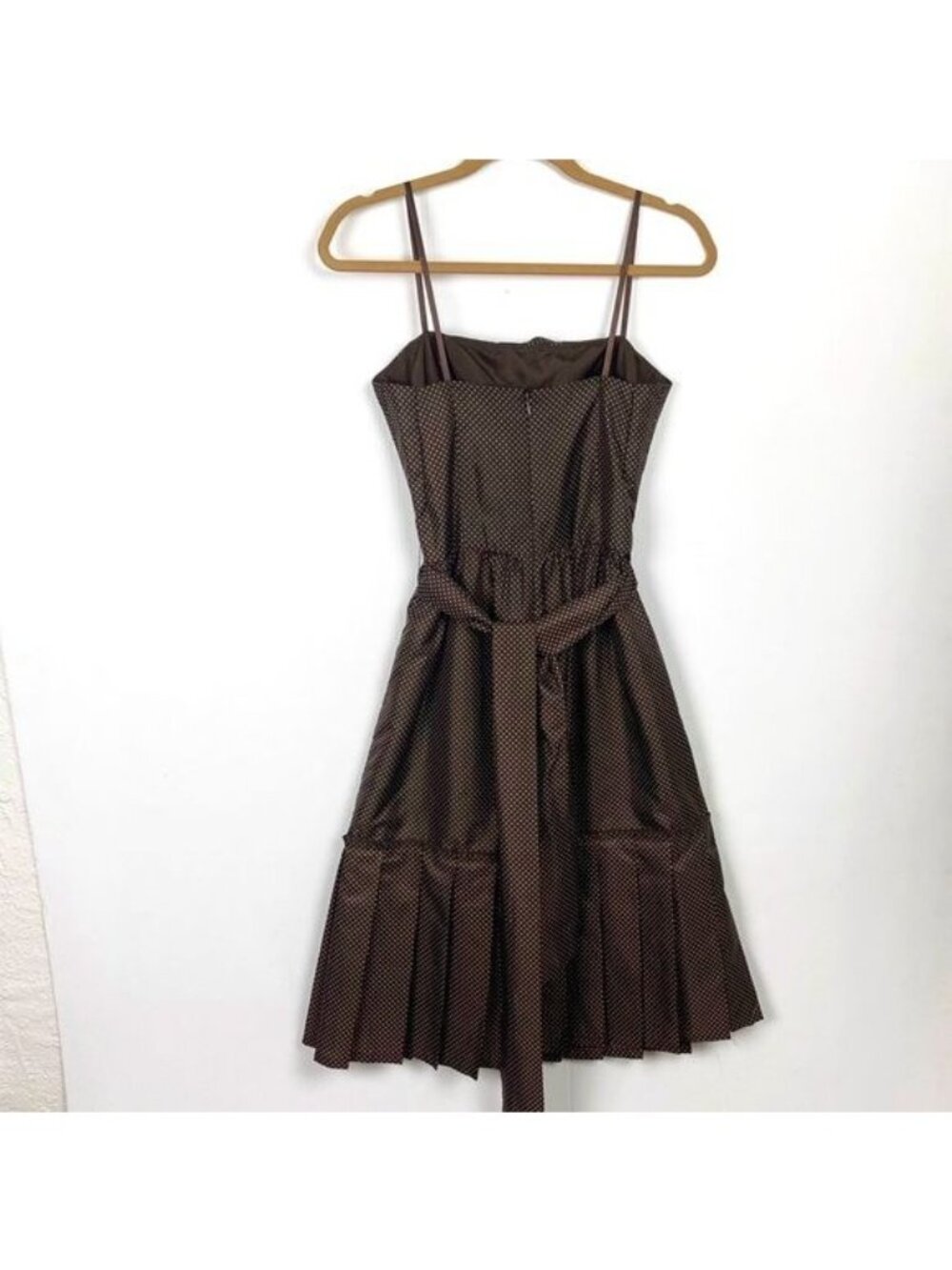 BCBG Paris Brown polka dot pleated dress 8 - Picture 3 of 9